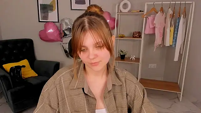 Snapshot of Jessica_West_ chatting on 2, 6, 2026 Jessica West online show from 2, 6, 2026