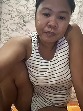 Snapshot of pretty_meraa chatting on 5, 6, 2026 pretty meraa online show from 5, 6, 2026