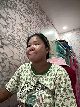 Snapshot of pretty_meraa chatting on 3, 6, 2026 pretty meraa online show from 3, 6, 2026