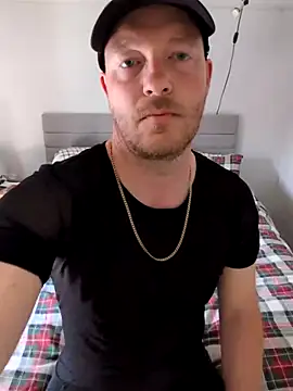 Snapshot of Straight_GuyUK chatting on 27, 6, 2026 Straight GuyUK online show from 27, 6, 2026