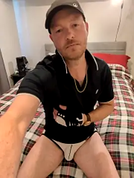 Snapshot of Straight_GuyUK chatting on 31, 5, 2026 Straight GuyUK online show from 31, 5, 2026