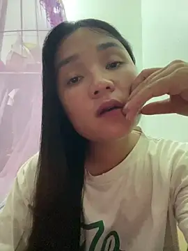 Snapshot of Luna-mi chatting on 28, 5, 2026 Luna-mi online show from 28, 5, 2026