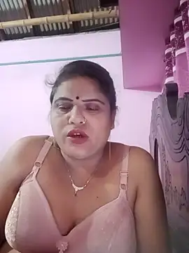 Snapshot of Maya_Vabi chatting on 7, 7, 2026 Maya Vabi online show from 7, 7, 2026