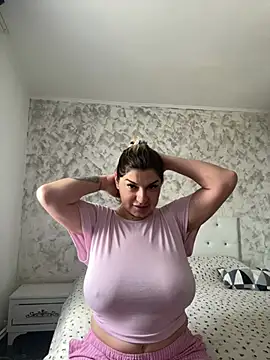 evaxxxcurvyxxx online show from 24, 6, 2026