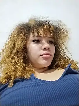 Snapshot of RoouseSiren chatting on 16, 7, 2026 RoouseSiren online show from 16, 7, 2026
