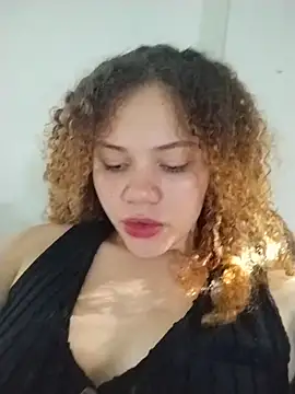 Snapshot of RoouseSiren chatting on 1, 6, 2026 RoouseSiren online show from 1, 6, 2026