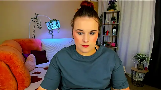 OliviaTwens online show from 5, 6, 2026