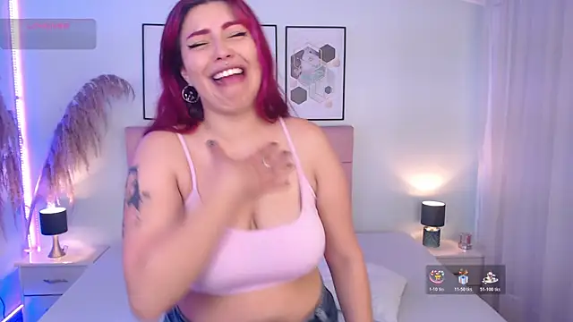 Snapshot of LilMoon_ chatting on 7, 7, 2026 LilMoon online show from 7, 7, 2026