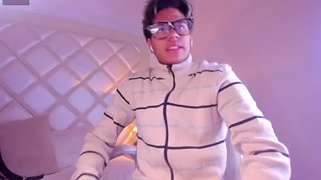 MarcoDeluxxe online show from 4, 6, 2026