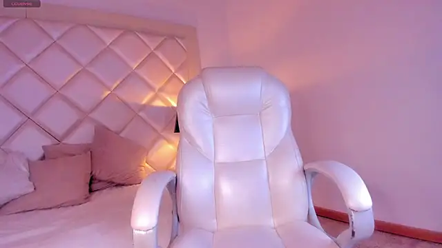 MarcoDeluxxe online show from 2, 6, 2026