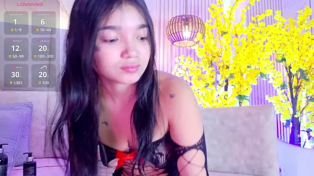 Snapshot of JuliiaSantos chatting on 2, 6, 2026 JuliiaSantos online show from 2, 6, 2026