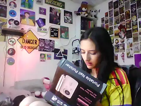 Snapshot of angelgirl2006 chatting on 2, 6, 2026 angelgirl2006 online show from 2, 6, 2026