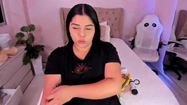 Snapshot of EmilySanchezz chatting on 14, 7, 2026 EmilySanchezz online show from 14, 7, 2026
