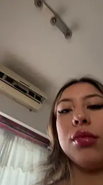 Snapshot of Natalieyourdream chatting on 29, 5, 2026 Natalieyourdream online show from 29, 5, 2026