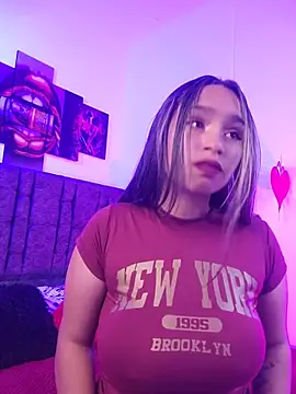 Snapshot of Evangeline_Salas chatting on 9, 7, 2026 Evangeline Salas online show from 9, 7, 2026