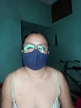 Snapshot of MoonLusty chatting on 25, 6, 2026 MoonLusty online show from 25, 6, 2026