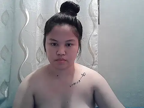 Snapshot of ThePrettySecret chatting on 7, 6, 2026 ThePrettySecret online show from 7, 6, 2026