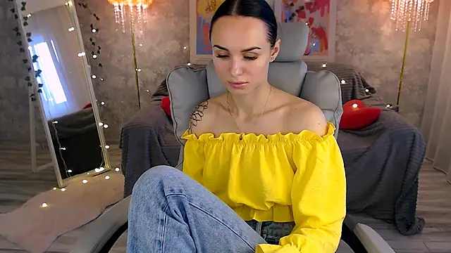 Snapshot of NicoleMerz chatting on 24, 6, 2026 NicoleMerz online show from 24, 6, 2026