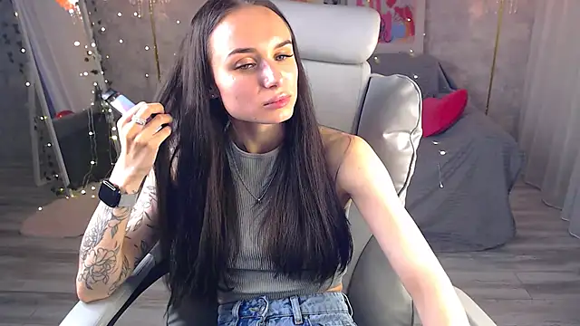 Snapshot of NicoleMerz chatting on 3, 6, 2026 NicoleMerz online show from 3, 6, 2026