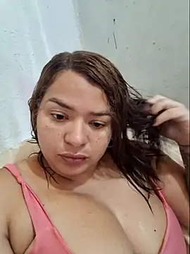 Snapshot of leonorq chatting on 2, 6, 2026 leonorq online show from 2, 6, 2026