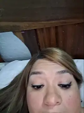 Snapshot of leonorq chatting on 3, 6, 2026 leonorq online show from 3, 6, 2026
