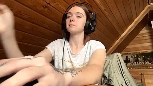 Snapshot of MariaLake chatting on 13, 7, 2026 MariaLake online show from 13, 7, 2026