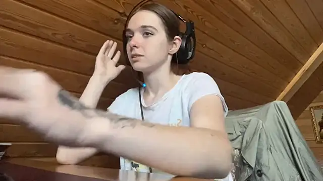 Snapshot of MariaLake chatting on 14, 7, 2026 MariaLake online show from 14, 7, 2026