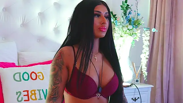 Snapshot of LaylaVixenn chatting on 16, 6, 2026 LaylaVixenn online show from 16, 6, 2026