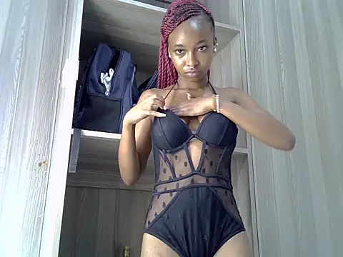 Snapshot of cocolaurah chatting on 10, 6, 2026 cocolaurah online show from 10, 6, 2026