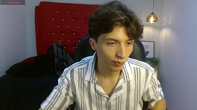 Snapshot of Marcoviolet chatting on 31, 5, 2026 Marcoviolet online show from 31, 5, 2026