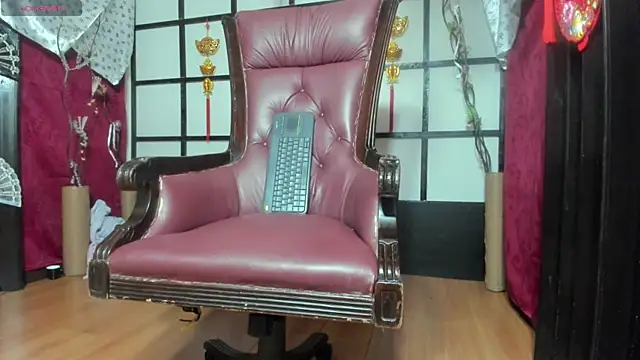  QueenMarilyn online show from 9, 7, 2026