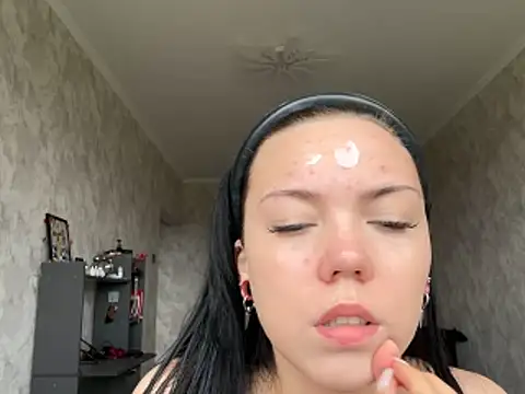 kisyna1810 online show from 3, 6, 2026