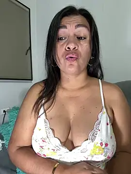 Snapshot of kloee_kann chatting on 16, 7, 2026 kloee kann online show from 16, 7, 2026