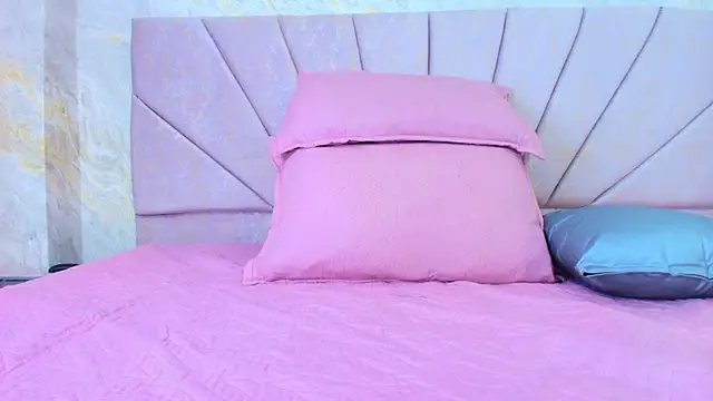 Snapshot of ariana_florez_ chatting on 6, 6, 2026 ariana florez online show from 6, 6, 2026