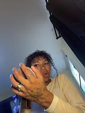Snapshot of Zafiro_fire chatting on 17, 6, 2026 Zafiro fire online show from 17, 6, 2026