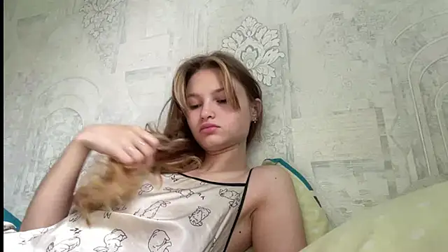 Snapshot of HeIen_cute chatting on 25, 6, 2026 HeIen cute online show from 25, 6, 2026