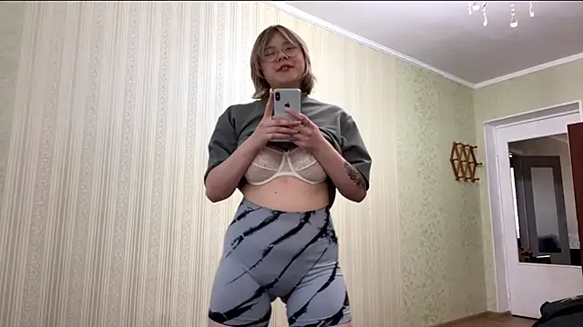 Snapshot of peachpuf chatting on 21, 6, 2026 peachpuf online show from 21, 6, 2026