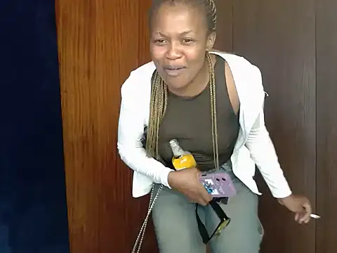 Snapshot of YellowMellow18 chatting on 29, 6, 2026 YellowMellow18 online show from 29, 6, 2026