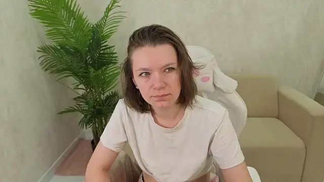 Snapshot of kira_hatti chatting on 4, 6, 2026 kira hatti online show from 4, 6, 2026