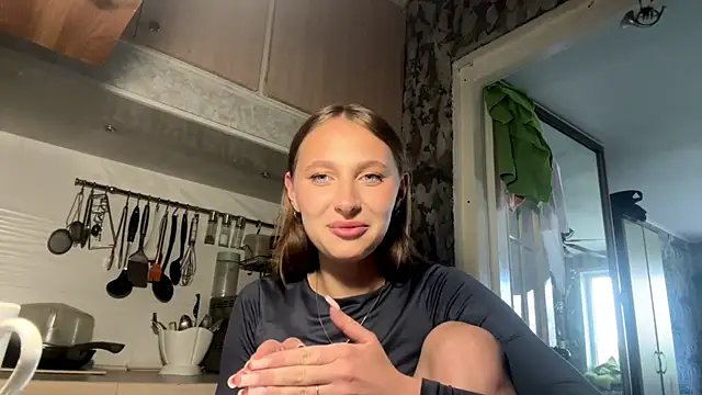 Snapshot of AlidaReff chatting on 1, 6, 2026 AlidaReff online show from 1, 6, 2026