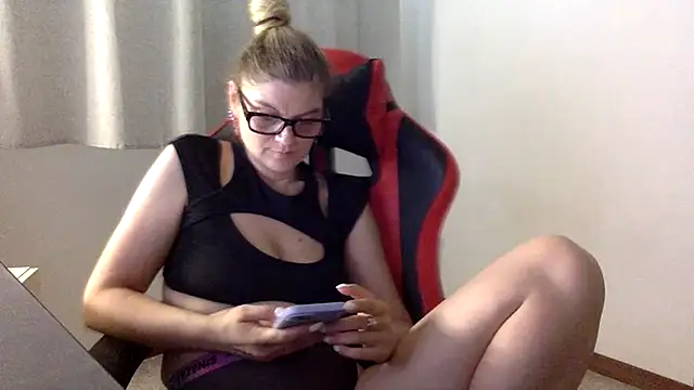 Snapshot of LolaSelvaggia chatting on 28, 7, 2026 LolaSelvaggia online show from 28, 7, 2026