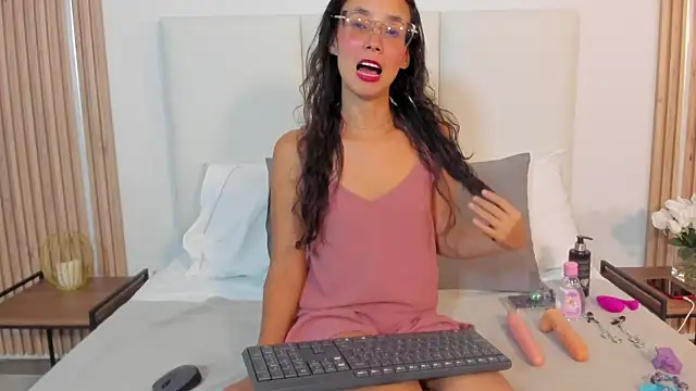 isabellaaasmith online show from 13, 7, 2026