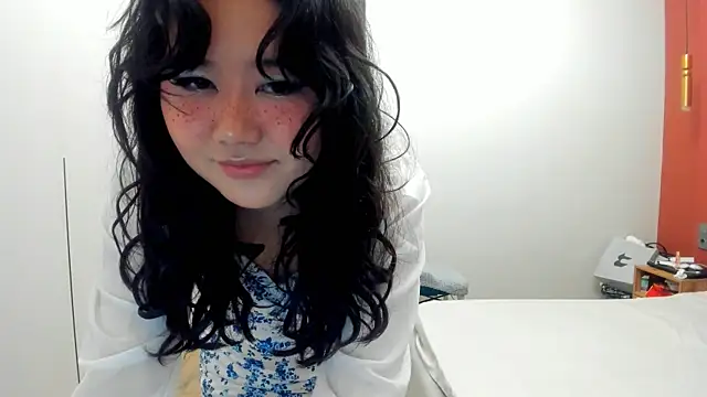 Snapshot of _emmy_lee chatting on 2, 6, 2026 emmy lee online show from 2, 6, 2026