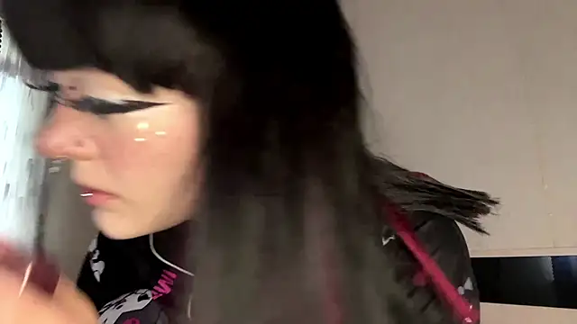 Snapshot of HolyCute chatting on 7, 6, 2026 HolyCute online show from 7, 6, 2026
