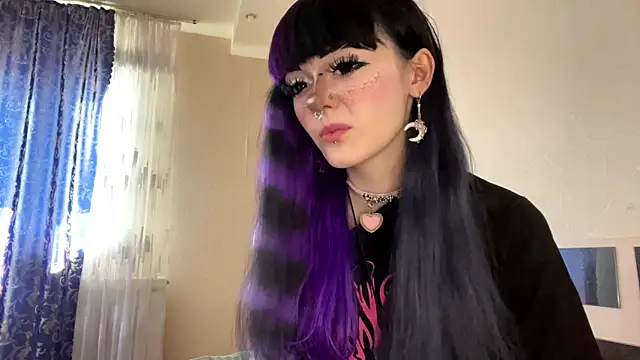 Snapshot of HolyCute chatting on 21, 6, 2026 HolyCute online show from 21, 6, 2026