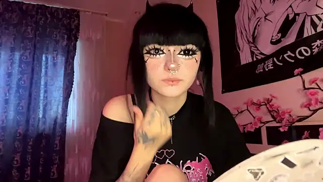 Snapshot of HolyCute chatting on 10, 7, 2026 HolyCute online show from 10, 7, 2026