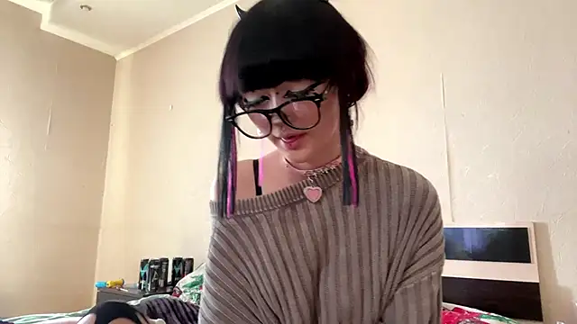 Snapshot of HolyCute chatting on 4, 6, 2026 HolyCute online show from 4, 6, 2026