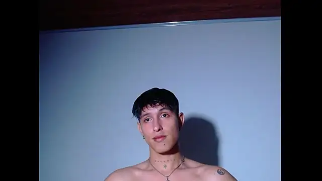 Snapshot of rowanbig chatting on 9, 7, 2026 rowanbig online show from 9, 7, 2026