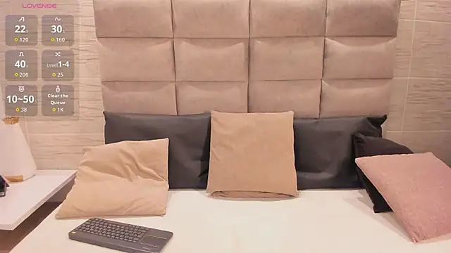 Snapshot of EllieAdeline chatting on 18, 6, 2026 EllieAdeline online show from 18, 6, 2026