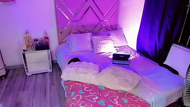 Snapshot of dayana_sweetx chatting on 8, 7, 2026 dayana sweetx online show from 8, 7, 2026